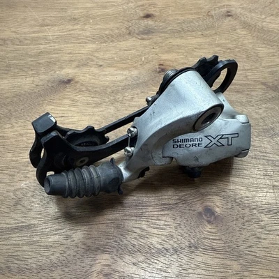 Shimano XT RD-M750 9 Speed Mountain Bike Rear Derailleur Long Cage - Image 1 of 4