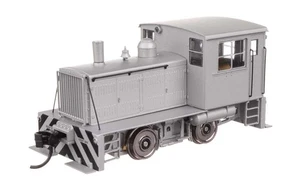 Walthers 20018 HO Plymouth ML-8 Industrial Switcher - DCC only Silver with Black - Picture 1 of 1