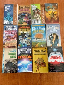 ROBERT HEINLEIN VINTAGE SCI-FI PAPERBACK LOT OF 12 BOOKS puppet masters - Imagen 1 de 17
