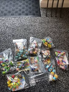 Enorme Lotto Lavoro di Giocattoli Vintage Kinder Uovo Sorpresa - Foto 1 di 24