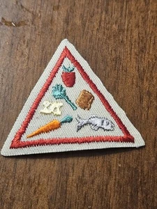 Vintage Girl Scouts Good Food Patch Badge Try Its Original Brownie Triangular - Picture 1 of 1