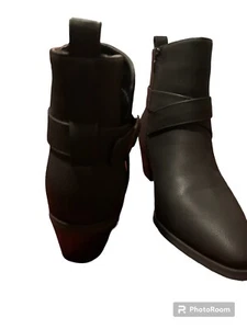 Maurices Black Side Zip Ankle Boots Sz 6 Round Point Toe Dark Romantic Buckle - Picture 1 of 6