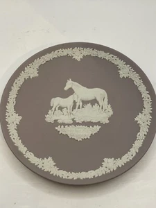 1981 Wedgewood Lilac Jasperware Mother’s Day Plate Mare & Foal George Stubbs - Picture 1 of 8