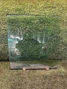 LAND ROVER DISCOVERY 2 TD5 V8 PASSENGER REAR DOOR WINDOW GLASS NSR 98-04 - Picture 1 of 2