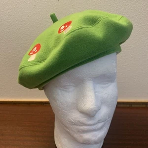 Boina bordada de champiñones verdes Hot Topic, talla única, agotada, rara - Imagen 1 de 8