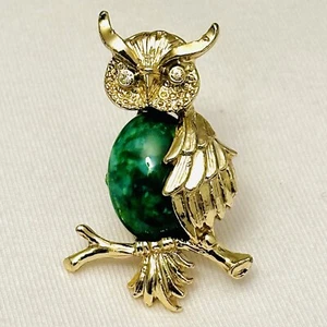 Broche/Pin Vintage GERRY'S Tono Dorado Verde Cabujón y Estrás Búho Pájaro J11 - Imagen 1 de 3