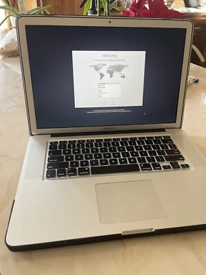 Laptop Apple MacBook Pro A1286 15.4" - MC373LL/A (Abril, 2010) Foto 1 de 4