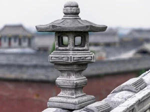 Stone pagoda statue Outdoor lantern pagoda sculpture Concrete japanese figurine - Picture 1 of 4