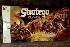 STRATEGO 1986 Board Game Milton Bradley Complete with instructions