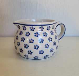 Polnische Keramik kurzer Krug übergroß Milchkännchen Vintage Vase blaue Blumen - Bild 1 von 9