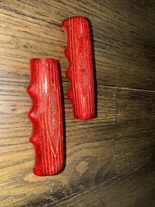 SCHWINN HANDLEBAR GRIPS CRUISER STINGRAY KRATE VINTAGE RED SPARKLE METAL FLAKE - Picture 1 of 2