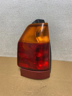 Luz trasera izquierda conductor GMC Envoy 2002 a 2009 V4808 DW Foto 1 de 4