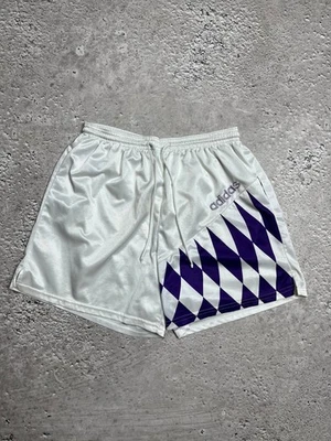 Pantalones Cortos Adidas Vintage Blanco Brillante Poliéster con Gráfico Diamante Púrpura Foto 1 de 4