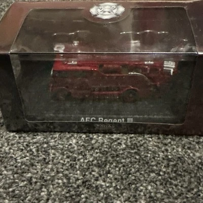 Atlas Editions - 1/76 - 4144 101 - AEC Regent III Fire Engine - Image 1 of 2