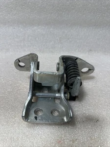 2008 - 2023 DODGE CHALLENGER FRONT LEFT DOOR UPPER HINGE 68024107AF - Picture 1 of 6