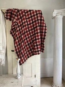 Manta vintage de lana y lino tejida a mano tiro casero negro, rojo marrón - Imagen 1 de 10