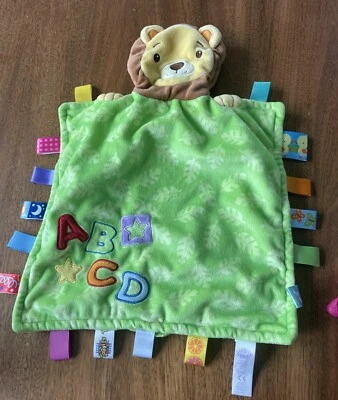 De Colección Taggies Manta Seguridad Lovey Lion ABCD Hojas Etiquetas Verdes Foto 1 de 2