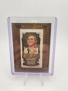 2024 Topps Allen & Ginter Katie Ledecky Mini gerahmt auf Karte Autogramm #MA-KL - Bild 1 von 2