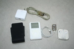 Apple iPod Classic 2nd Generation A1019 10GB Bundle - Tested/Working - Picture 1 of 5
