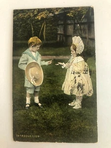 Vintage 1908 Junge überreicht jungen Mädchen eine Blume, Millar & Lang, Einführung - Bild 1 von 4