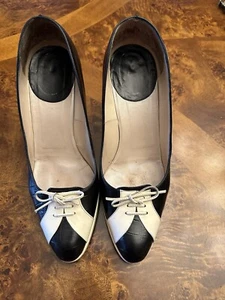 BOMBAS DIOR DE COLECCIÓN POR GALLIANO ICÓNICAS NÚMERO 2 NEGRO/BLANCO TALLA 39 HECHAS EN ITALIA - Imagen 1 de 20