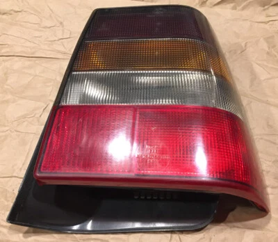 SAAB 9000 CD CDE 1992 sedán luz trasera derecha tablero bombilla soporte 1990-1993 Foto 1 de 4