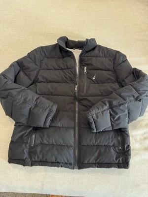 Abrigo acolchado Nautica Active Stretch resistente al viento al agua grande negro para hombre Foto 1 de 4