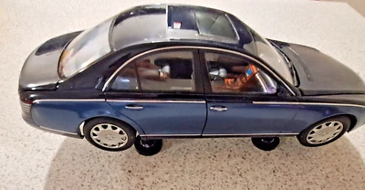 1:18 Maybach 57 Blue Two Tone AutoArt Collectable Car No Box - Image 1 of 4