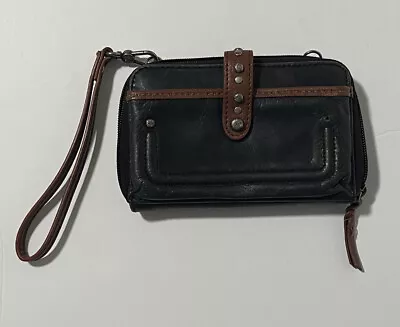 The Sak Brown And Black Leather Wristlet Wallet • 14.99€