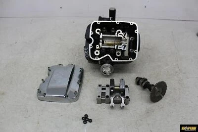 04-06 CUBIERTA VÁLVULAS LEVA CULATA DELANTERA MOTOR VICTORY KINGPIN CALIFORNIA Foto 1 de 4