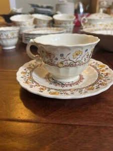VERNON KILNS Metlox China HIBISCUS pattern 2-1/2" Cup & 4-1/2" Saucer - Picture 1 of 3