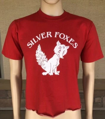 Camiseta Vintage Silver Foxes Red Jerzees Hecha en EE. UU. Talla Mediana 50/50 Peso Pesado Foto 1 de 4
