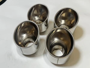 Puntas de escape de titanio originales Nissan R35 GT-R GTR 4 piezas OEM - Imagen 1 de 12