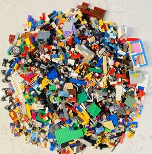 9 LBS. Amazing Random Assortment of Mixed Authentic Legos including mini figures - Picture 1 of 24