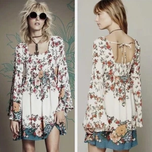 Free People modernes Chinoiserie Glockenärmel Empire-Taillenkleid in Tee-Kombi Large - Bild 1 von 16