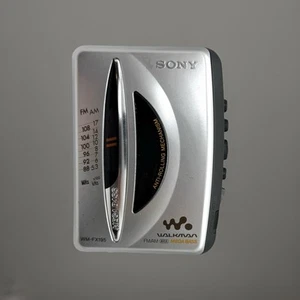 Sony Walkman WM-FX195 Lettore di cassette radio AM/FM PORTATILE - necessita di cinture - Foto 1 di 4