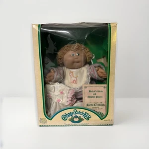 Cabbage Patch Kids, ojos verdes, dos trajes y papeles - Gloraine 1985 Coleco - Imagen 1 de 6