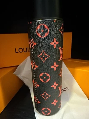 water bottle , Luxury - Image 1 of 3