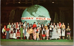 c1960s MILWAUKEE, Wisconsin Postcard "HOLIDAY FOLK FAIR" International Costumes - Imagen 1 de 2