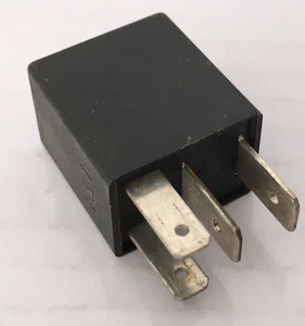 Relé negro multiuso Vauxhall Opel Saab 1990-20054 pin GM 452 16A PA 90229206 - Imagen 1 de 12