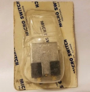 Honeywell Microswitch Micro USA 2F203 Series Push Button Switch Housing - Picture 1 of 2