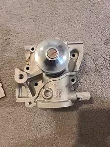 DAYCO WATER PUMP for SUBARU 2.0L 4Cyl 16V SOHC Manual Transmission - Picture 1 of 4