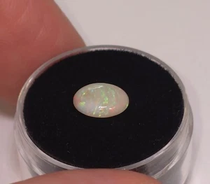 Australian Coober Pedy opal. 9 x 7mm. 1.1ct. Oval. Natural solid opal - Picture 1 of 6