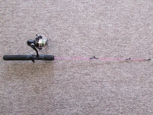 Shakespeare Pitching Stik w/ Open Face Reel - Picture 1 of 3