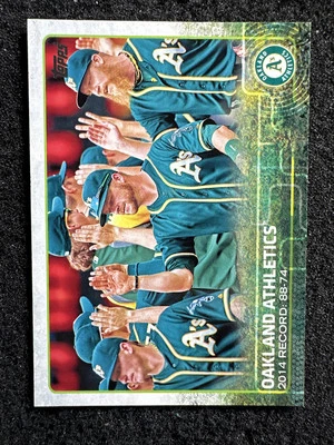 OAKLAND ATHLETICS TEAM CARD #33 2015 Topps Baseball QTY - Image 1 of 2