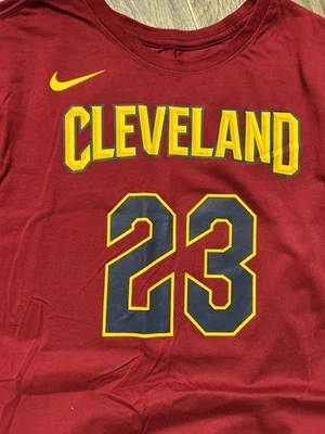 BNWOT Nike NBA Cleveland Cavaliers  LeBron James Red T Shirt  XL - Image 1 of 3