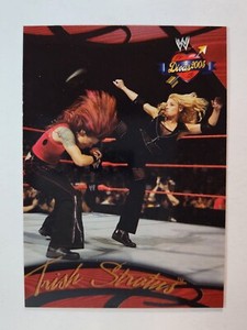 2004 Fleer WWE Divine Divas 2005 - #10 TRISH STRATUS
