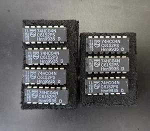 Inversores hexagonales Philips 74HC04N 74HC04 7 PIEZAS CIRCUITOS INTEGRADOS 14 PIN DIP ~ NUEVOS ~ - Imagen 1 de 1