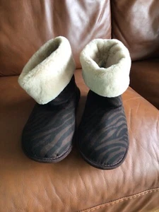 BNWOT M&S BROWN & BLACK FUR LINED SLIPPER BOOTS 5/38 - Picture 1 of 5