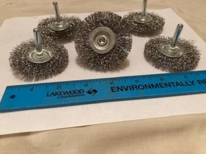 Cepillo de rueda de alambre de acero prensado de 5-2 1/2" con vástago de 1/4"/amoladora de troqueles/taladro - Imagen 1 de 8